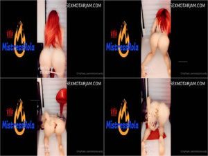 رولا ترقص وتجلخ طيزها أمام الكاميرة