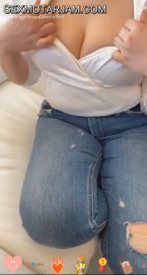 انتونيو سليمان مع الموظفة الحكومية العربية